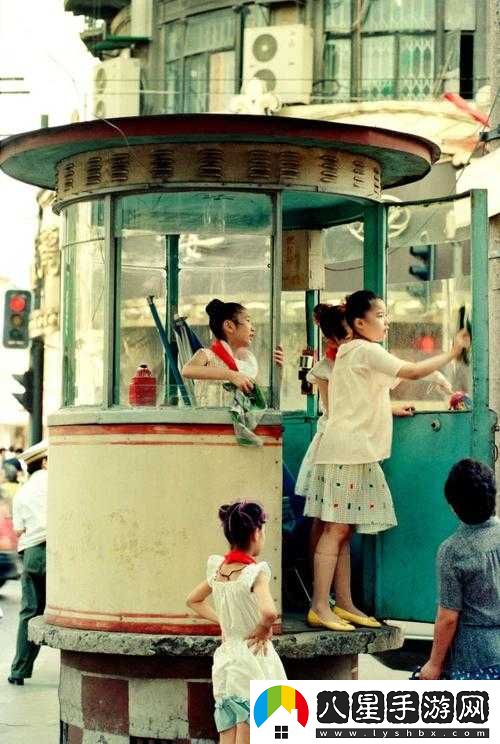 公交車售票員按尺寸大小