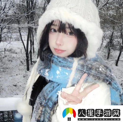 中午媽媽在廚房做飯簡(jiǎn)簡(jiǎn)單單卻無(wú)比暖心
