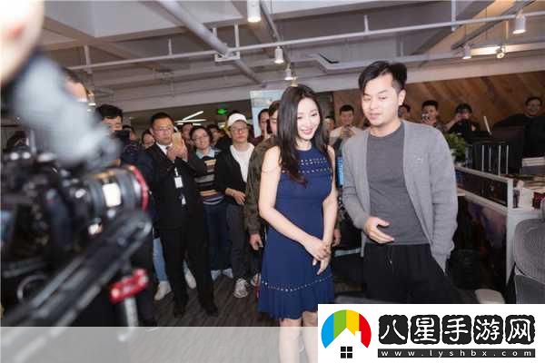 丁磊柳巖驚喜現(xiàn)身終結(jié)者2！跳傘開黑燃爆戰(zhàn)場(chǎng)