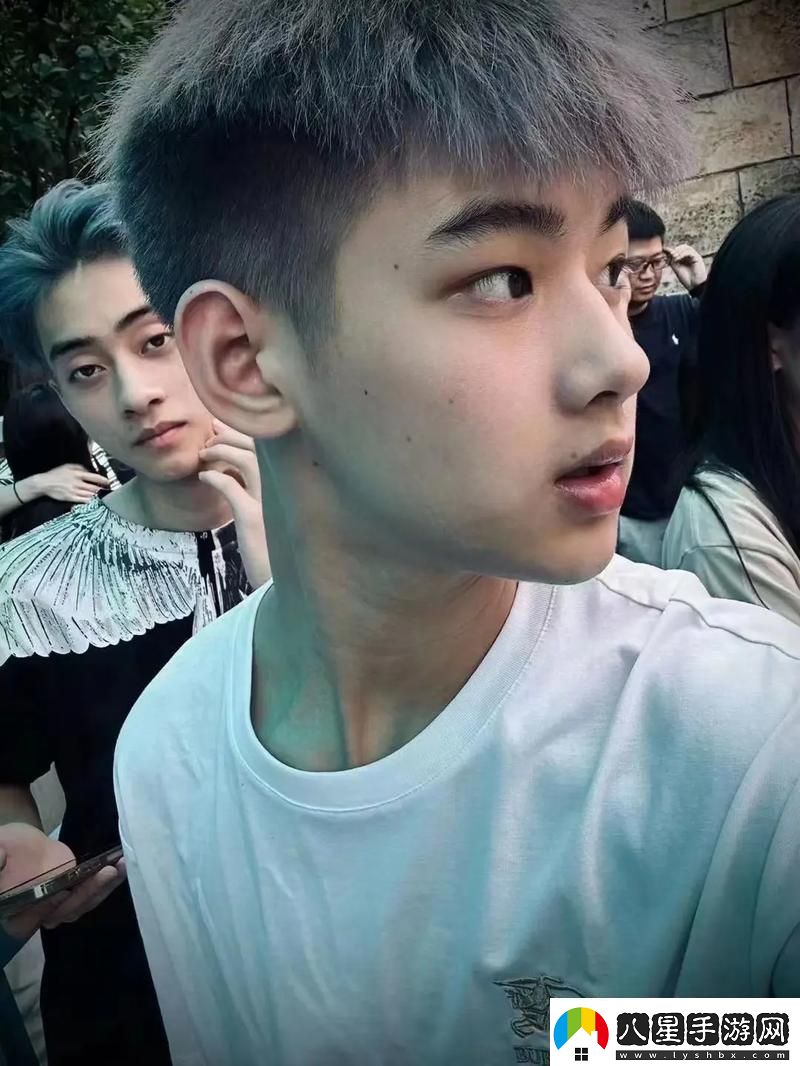 嘿2023看那彩虹男孩！