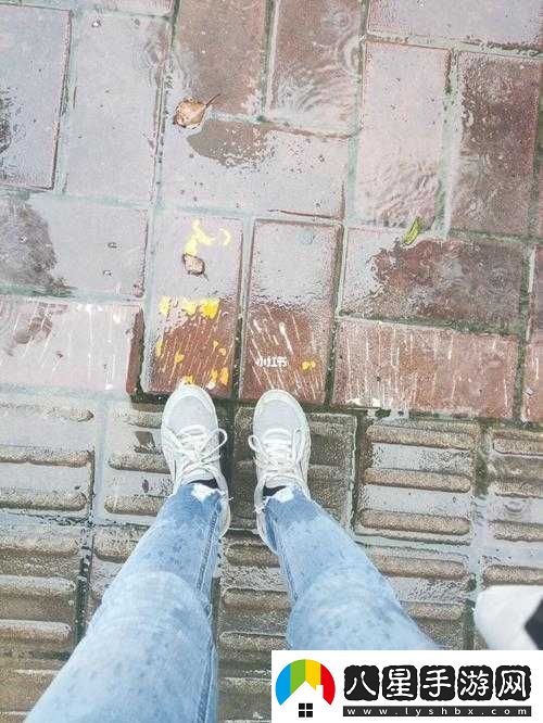 外勤中突然下雨麻妃