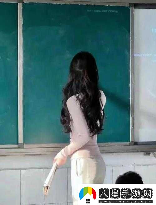 美女老師與學(xué)生一同趣味拔蘿卜的歡樂(lè)時(shí)光