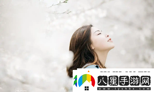 一邊下奶一吃敷視頻好幾個人