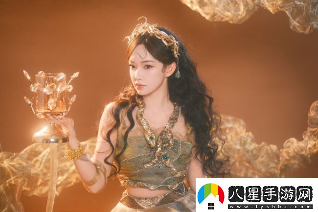 程瀟化身金色蛇女