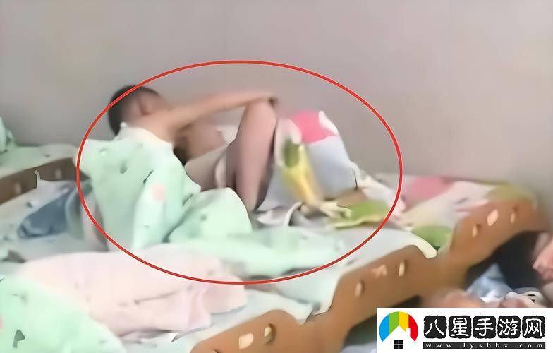 裝睡讓孩子從后面進(jìn)入