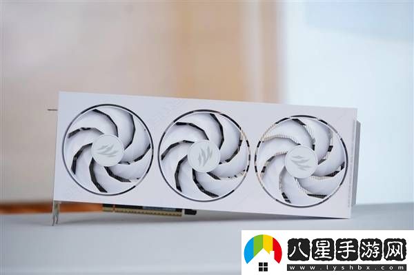 影馳RTX5070Ti圣刃亮相