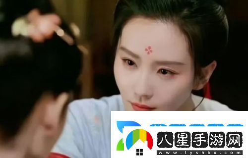 掌心原本沖著劉詩(shī)詩(shī)去的