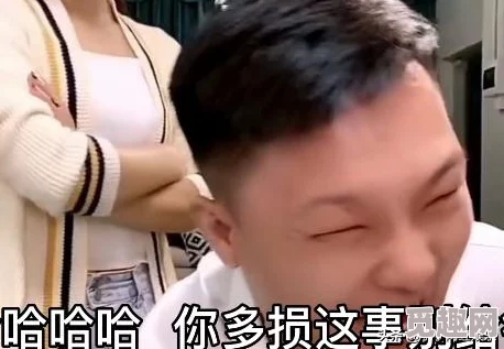美女一邊洗澡讓男生摸網(wǎng)友熱議